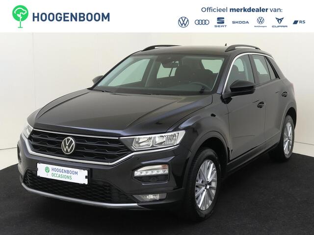Volkswagen T-Roc 1.5 TSI Style | Trekhaak | Achteruitrijcamera | Parkeersensoren | Adaptieve cruise control | CarPlay | Navigatie | Draadloze telefoonlader |