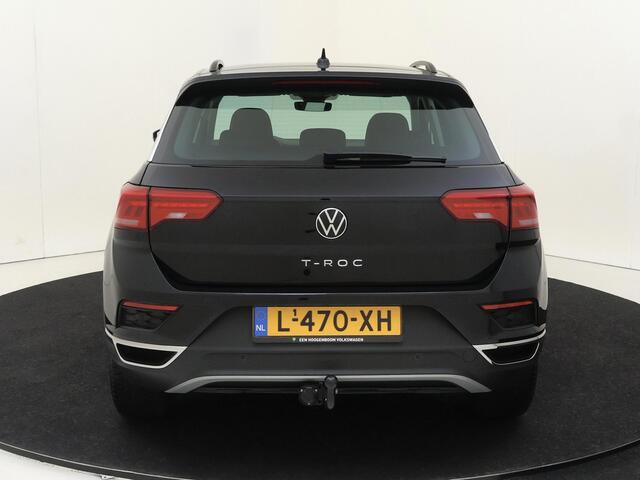 Volkswagen T-Roc 1.5 TSI Style | Trekhaak | Achteruitrijcamera | Parkeersensoren | Adaptieve cruise control | CarPlay | Navigatie | Draadloze telefoonlader |