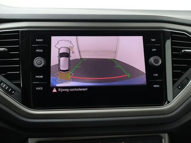 Volkswagen T-Roc 1.0 TSI Style | 110 PK | Trekhaak | Achteruitrijcamera | Adaptive cruise control |