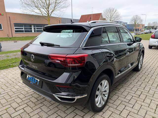 Volkswagen T-Roc 1.5 TSI Sport Stuur\Stoel verw | Trekhaak | App |