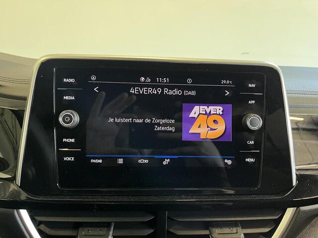 Volkswagen T-Roc 1.5 TSI 150pk DSG R-Line | Camera | Navigatie /Apple Carplay/Android Auto | Climate Control | Electrische kofferbak | Led | Dab | Adaptive Cruise Control