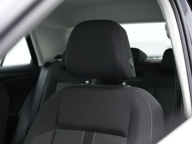 Volkswagen T-Roc 1.5 TSI 150 pk DSG Life | Navigatie | Adaptive Cruise | Parkeersensoren voor/achter | Carplay | 2-zone Climatronic