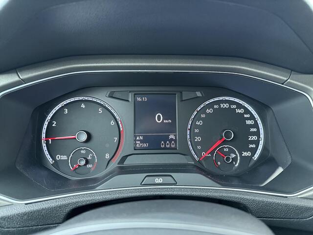 Volkswagen T-Roc 1.0 TSI Style | 110 PK | Climate control | Navigatiesysteem | Adaptive cruise control |