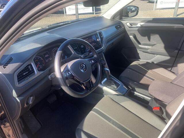 Volkswagen T-Roc 1.5 TSI Style Business | 150 Pk | Automaat | Trekhaak | Navi | Clima | Pdc | A-Camera | LED | 32.210Km !! |