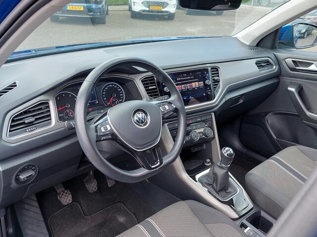 Volkswagen T-Roc 1.0 TSI 110pk Style Advance-Pack | 1ste Eigenaar | Apple Carplay+Android Auto | Clima | Adap.Cruise | Led Koplampen | Panorama Schuifdak | Pdc V+A+Camera | Privacy Glass | 17''lm