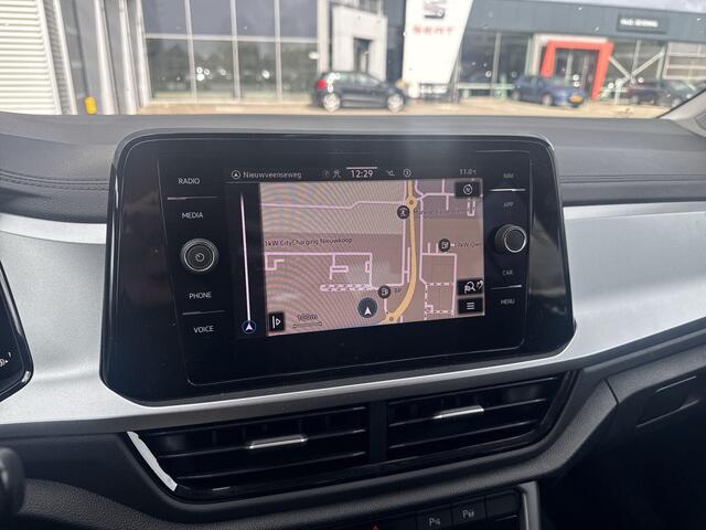 Volkswagen T-Roc 1.5 TSI 150pk DSG Life · Trekhaak · Stoelverwarming · Apple/Android Car Play · Navigatie · 18'' Velgen ·