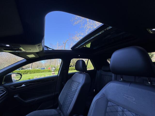 Volkswagen T-Roc 1.5 TSI R-Line, Pano, Camera