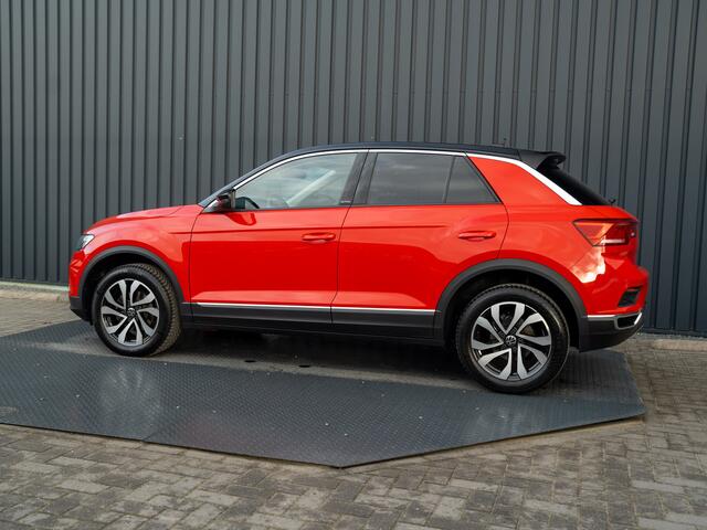 Volkswagen T-Roc 1.5 TSI Active | Stoelverw. | Apple Carplay / Android Auto | Prijs Rijklaar!!
