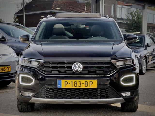 Volkswagen T-Roc 1.5 TSI AUT7 SPORT BLACK-EDITION PANODAK NAVI CAMERA DIGI-DASH APPLE-CARPLAY LED LMV PDC