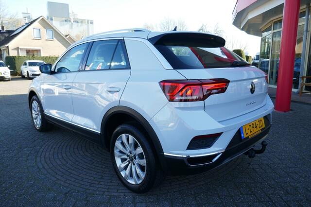 Volkswagen T-Roc 1.5 TSI SPORT 150 PK CAMERA/TREKHAAK/ELEKTR.AKLEP/ADAPT.CRUISE