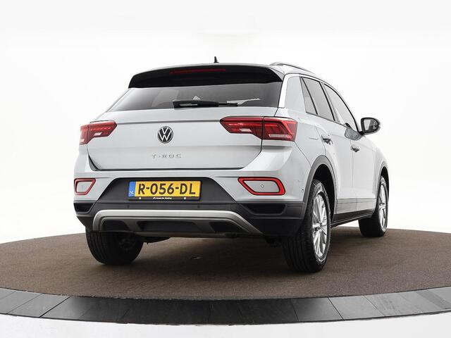 Volkswagen T-Roc 1.0 TSI 110pk Life · Camera · Apple/Android Car Play · P-Sensoren · Airco · Navigatie · 16'' Inch ·