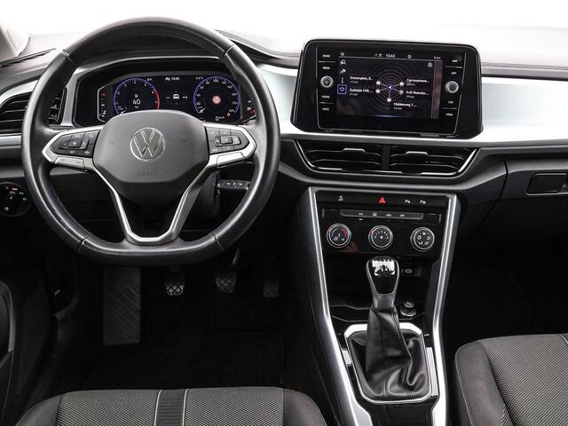 Volkswagen T-Roc 1.0 TSI 110pk Life · Camera · Apple/Android Car Play · P-Sensoren · Airco · Navigatie · 16'' Inch ·