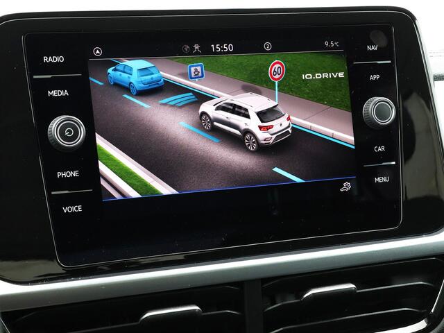 Volkswagen T-Roc 1.0 TSI 110pk Life · Camera · Apple/Android Car Play · P-Sensoren · Airco · Navigatie · 16'' Inch ·