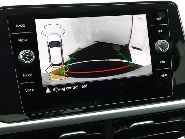 Volkswagen T-Roc 1.0 TSI 110pk Life · Camera · Apple/Android Car Play · P-Sensoren · Airco · Navigatie · 16'' Inch ·