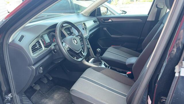 Volkswagen T-Roc 1.0 TSI Style Business CARPLAY / NAVI / AIRCO / ACC / PDC / BLUETOOTH / CRUISE / NL-AUTO