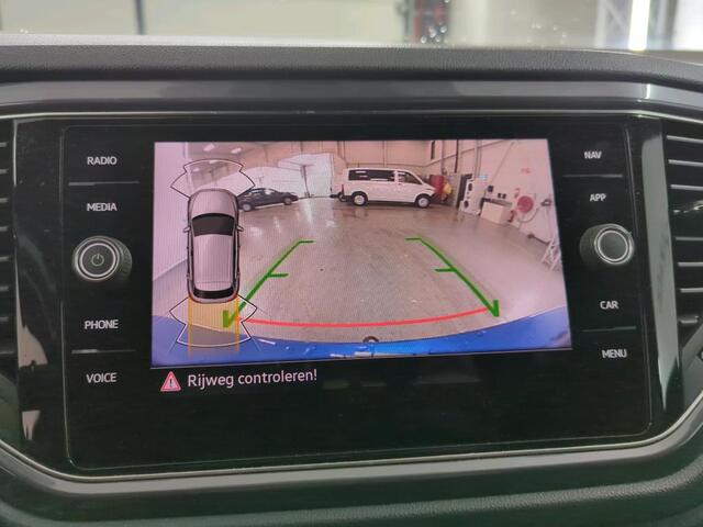 Volkswagen T-Roc 1.5 TSI 150pk DSG Sport / Virtual Cockpit / LED / Navigatie / Camera / Afneembare Trekhaak / 17" LMV