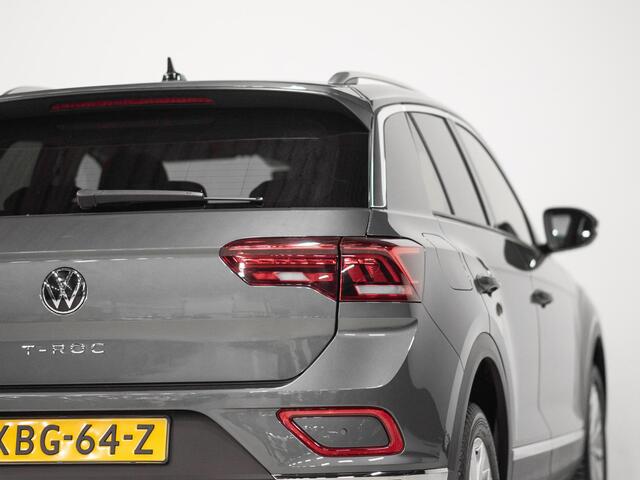 Volkswagen T-Roc 1.5 TSI Life IQ LIghts ACC Stoelv
