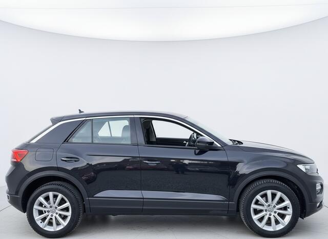 Volkswagen T-Roc 1.5 TSI 150PK DSG BUSINESS CARPLAY/NAVI/PDC