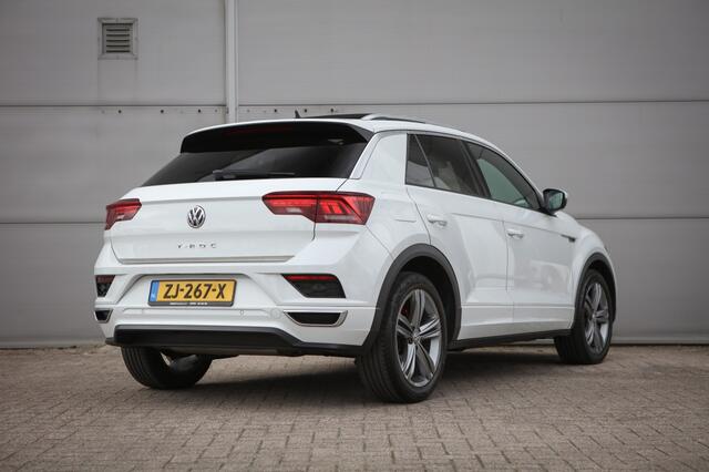 Volkswagen T-Roc 1.5 TSI Sport R-line | Pano | Trekhaak | Virtual Dash |