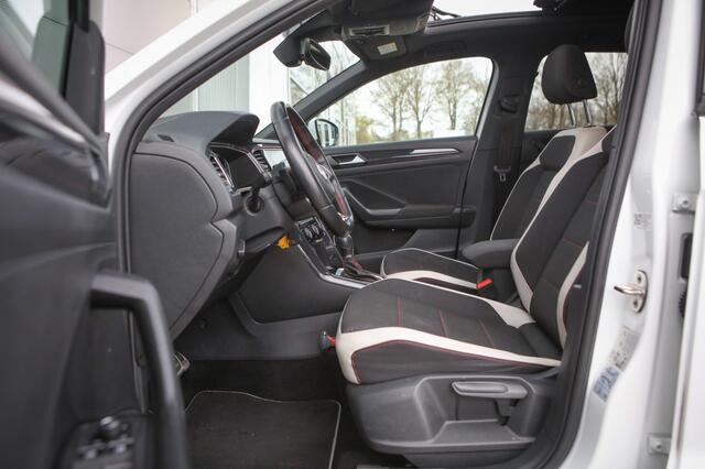 Volkswagen T-Roc 1.5 TSI Sport R-line | Pano | Trekhaak | Virtual Dash |