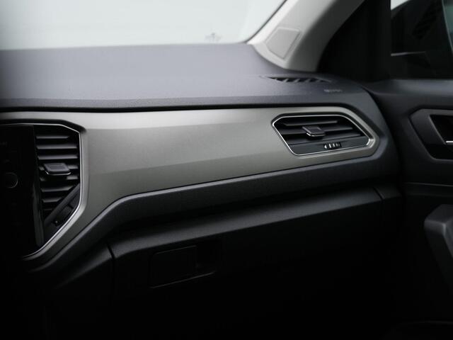 Volkswagen T-Roc 1.0 TSI 115 pk Style | Trekhaak | Achteruitrijcamera | Adaptive Cruise | Elektrische achterklep | Navigatie