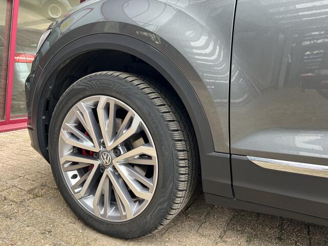 Volkswagen T-Roc 2.0 TSI 4Motion Sport | Pano | ACC | LED |Camera | Trekhaak | Stoelverw. |