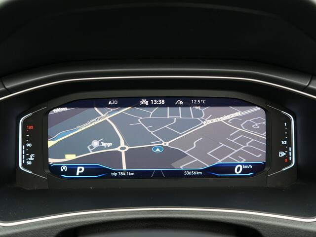 Volkswagen T-Roc Cabrio 1.5 TSI 2 x R-Line 150pk DSG Dealer O.H | Valcona Lederen Sportstoelen | Adaptive Cruise | Trekhaak Afn. | Beats Audio | IQ Drive | 19"L.M | Camera | Stuurverwarming | Keyless | Matrix LED |