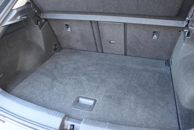 Volkswagen T-Roc 1.5 TSI Sport | Pano | ACC | Sensoren | Navi | Carplay