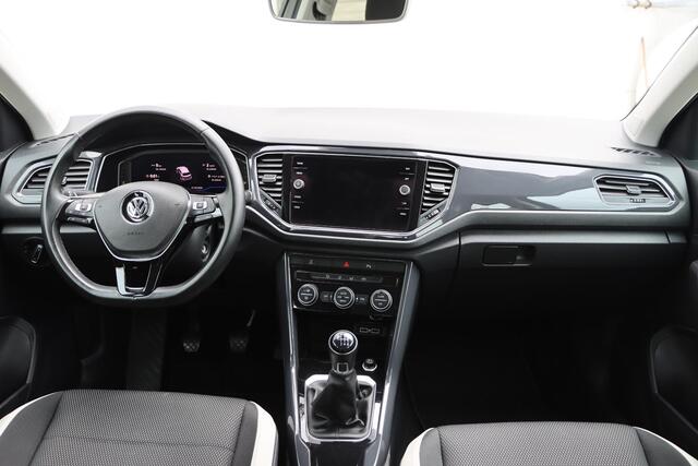 Volkswagen T-Roc 1.0 TSI Sport | Adaptive | Sensoren | Trekhaak