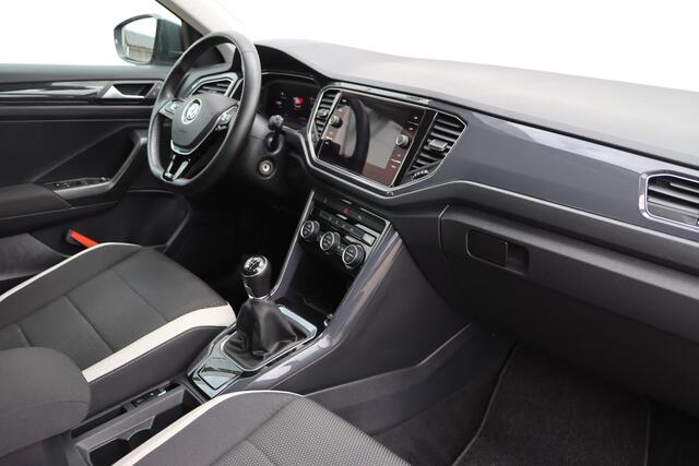 Volkswagen T-Roc 1.0 TSI Sport | Adaptive | Sensoren | Trekhaak