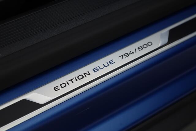 Volkswagen T-Roc Cabrio 1.5 TSI R-Line Edition Blue "MAT Ravenna Blue" DSG | 794/800 | Leder | Digi. Cockpit | Stoel- Stuurverw. | Camera | Adapt. Cruise | Keyless | CarPlay