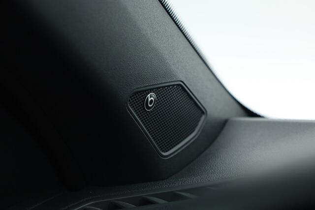 Volkswagen T-Roc Cabrio 1.5 TSI R-Line Edition Blue "MAT Ravenna Blue" DSG | 794/800 | Leder | Digi. Cockpit | Stoel- Stuurverw. | Camera | Adapt. Cruise | Keyless | CarPlay