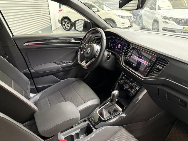 Volkswagen T-Roc 1.5 TSI SPORT/KEY-LESS/DODE HOEK/CARPLAY/CAM/DIGI CP/ENZ