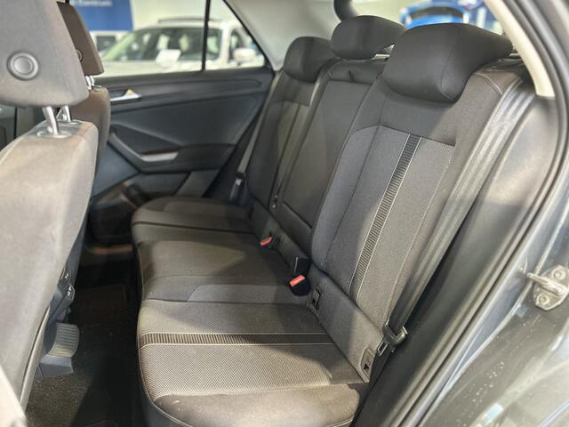 Volkswagen T-Roc 1.0 TSI 110 pk Life Business | Navi | Clima | LED | Stoelverwarming | 4 seiz. banden | Privacy glass