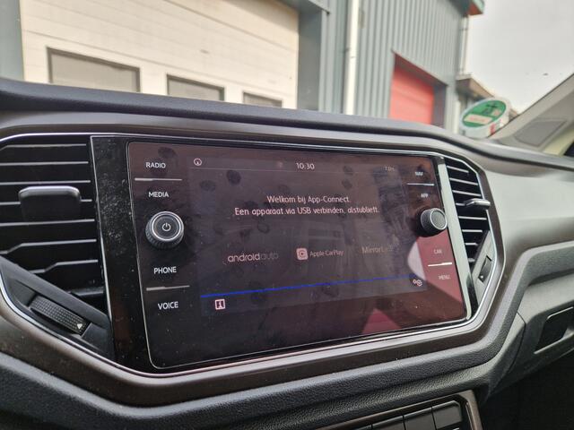 Volkswagen T-Roc 1.0 TSI Style | PDC | TREKHAAK | CARPLAY |