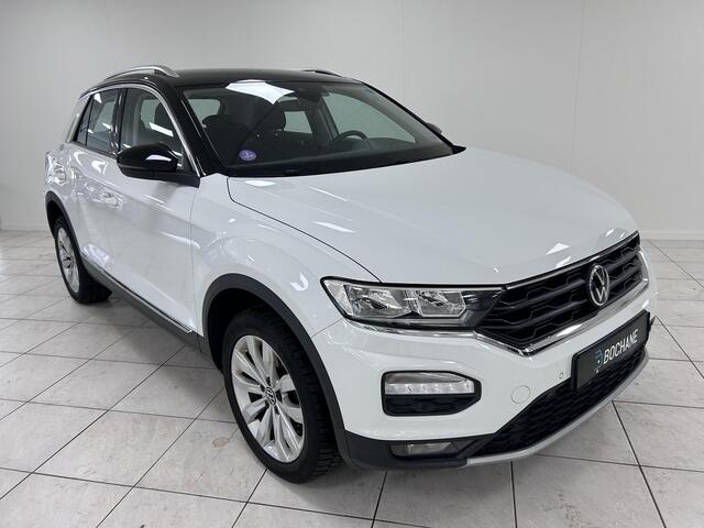 Volkswagen T-Roc 1.0 TSI Style Business TREKHAAK | NAVIGATIE | PARKEERSENSOREN VOOR-EN ACHTER