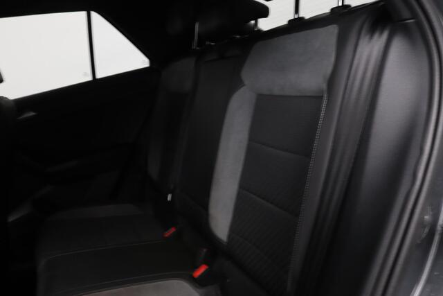 Volkswagen T-Roc 1.5 TSI 150pk DSG Sport Business R | R-Line | Winterpakket | 19" Velgen |