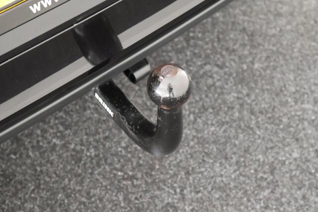 Volkswagen T-Roc 1.5 TSI 150pk DSG R-Line Business+ Trekhaak Keyless Navigatie