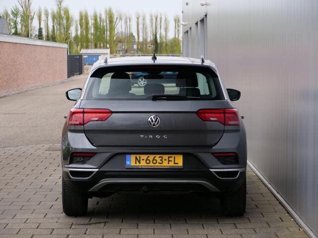 Volkswagen T-Roc 1.0 TSI Style 116 Pk Apple Carplay / PDC / Climate control / Stoelverwarming