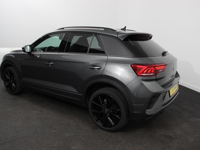 Volkswagen T-Roc 1.5 TSI DSG R-Line + Design pakket Black style | Panorama dak | Trekhaak | Navigatie | Apple Carplay/Android Auto | Climate control