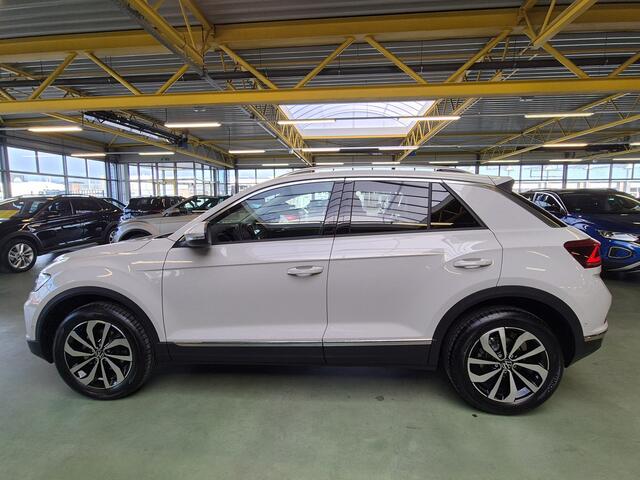Volkswagen T-Roc 1.5 TSI Style -150pk- Automaat | IQ LED | Stoelverwarming | Rijklaarprijs incl. 1 jaar Bovag garantie
