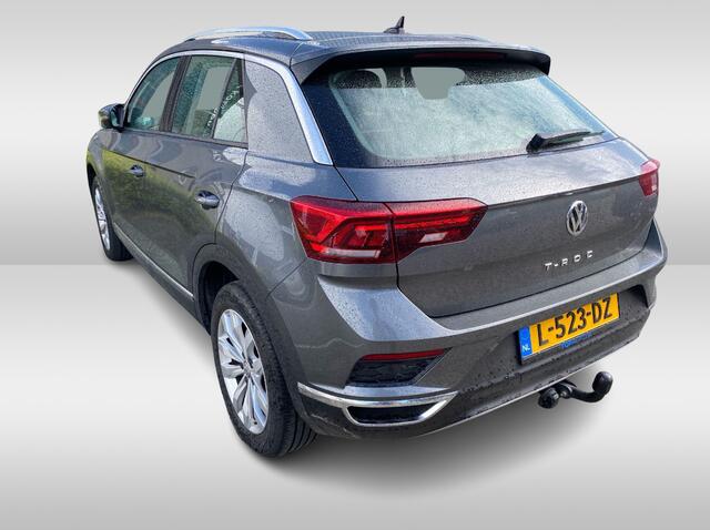 Volkswagen T-Roc 1.5 TSI Sport / Trekhaak / Camera / Virtual Cockpit / Keyless / 17'' / CarPlay / Stuur+Stoelverwarming / DAB / ACC