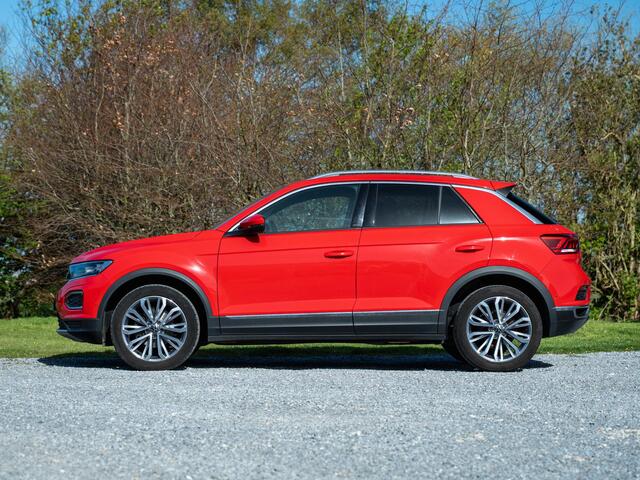 Volkswagen T-Roc 1.5 TSI Sport // panoramadak // stuur-stoel verwarming // standkachel