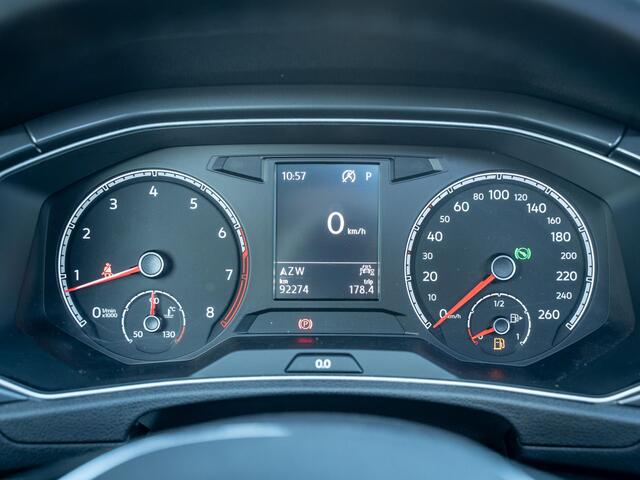 Volkswagen T-Roc 1.5 TSI Sport // panoramadak // stuur-stoel verwarming // standkachel