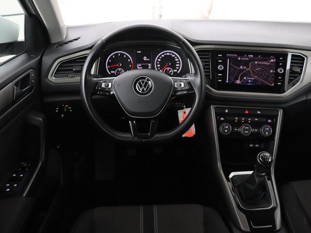 Volkswagen T-Roc 1.0 TSI Style Business | Trekhaak | Camera | Adaptive cruise | Carplay | Navigatie | Side Assist | Climate control | DAB | Parkeerhulp | Bluetooth