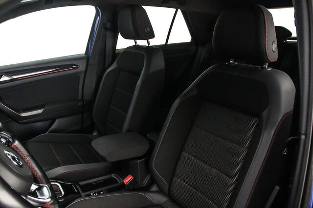 Volkswagen T-Roc Sport 1.5 TSI 150pk DSG Automaat Trekhaak, Adaptive cruise control, Navigatie, Elektrische achterklep, Achteruitrijcamera, LED dagrijverlichting
