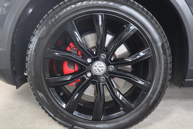 Volkswagen T-Roc 1.5 TSI Sport NL-Auto!! Pano I Trekhaak I Sport.Interieur