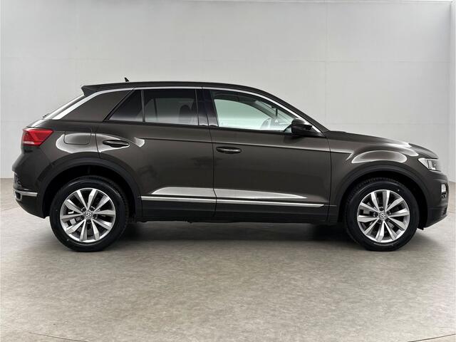 Volkswagen T-Roc 1.0 TSI Sport | Clima | LED | Parkeersensoren | Stoelverwarming | 17"LMV