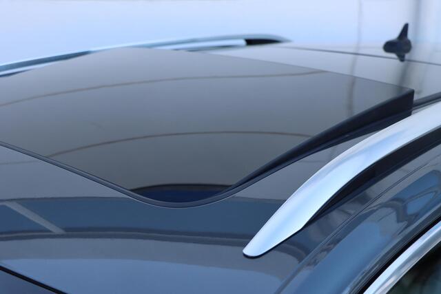 Volkswagen T-Roc 1.0 TSI Sport + Executive 115pk | Pano | Navi