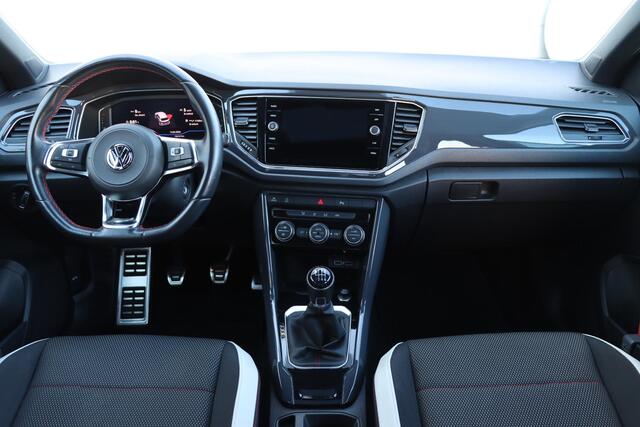 Volkswagen T-Roc 1.0 TSI Sport + Executive 115pk | Pano | Navi